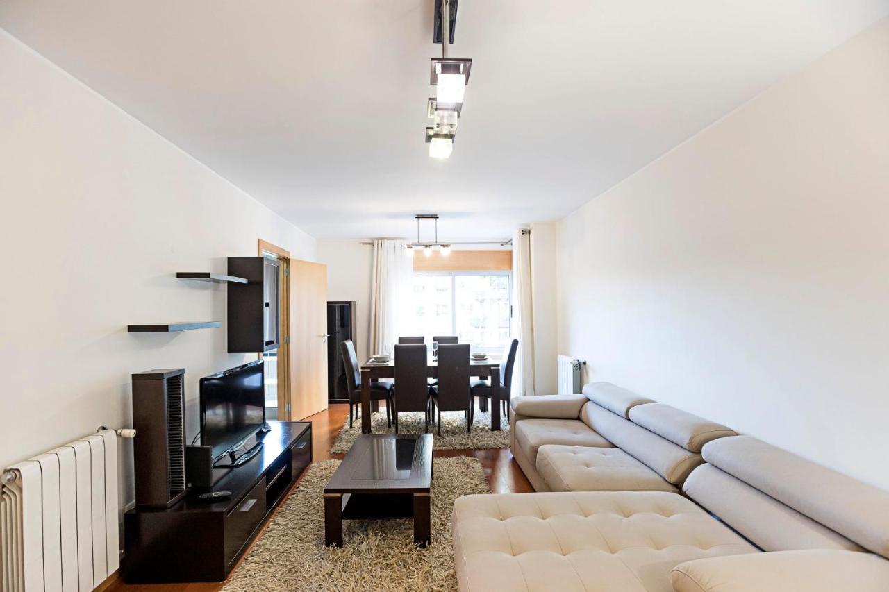 2Br Flat By Metro W/ Free Parking By Lovelystay Vila Nova de Gaia Exterior foto